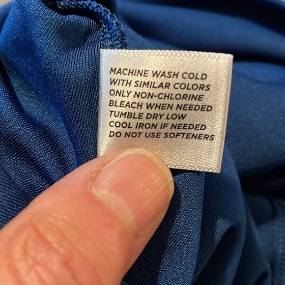 Lady Hagen Sleeveless Golf Short.  Size Small. - Picture 8 of 8